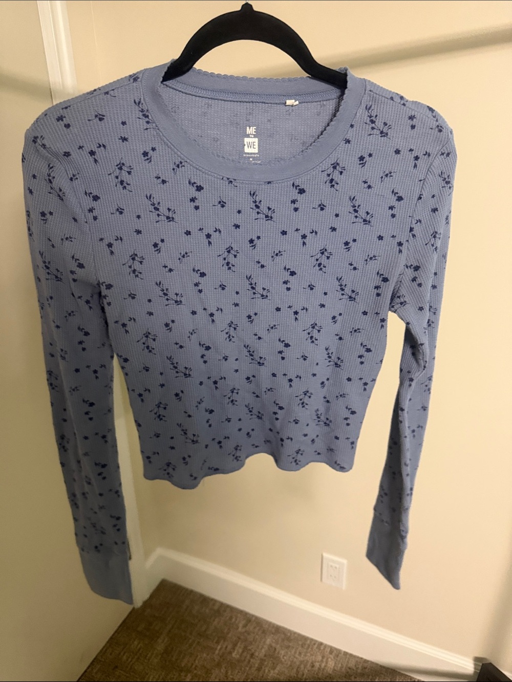 Me to We Light Blue Floral Ribbed Long-Sleeve Tee